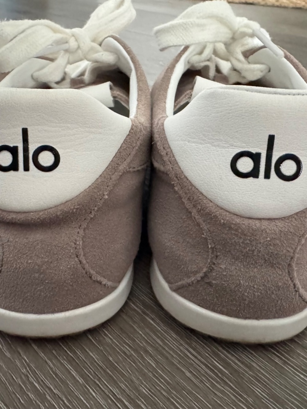 Alo Sunset Sneaker 9 - Picture 3 of 8